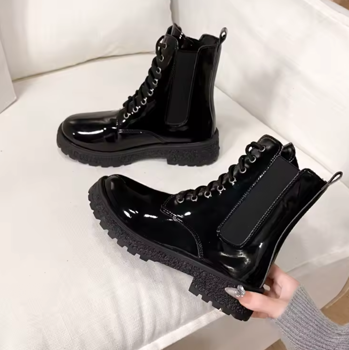Damenstiefel aus Leder mit Absätzen