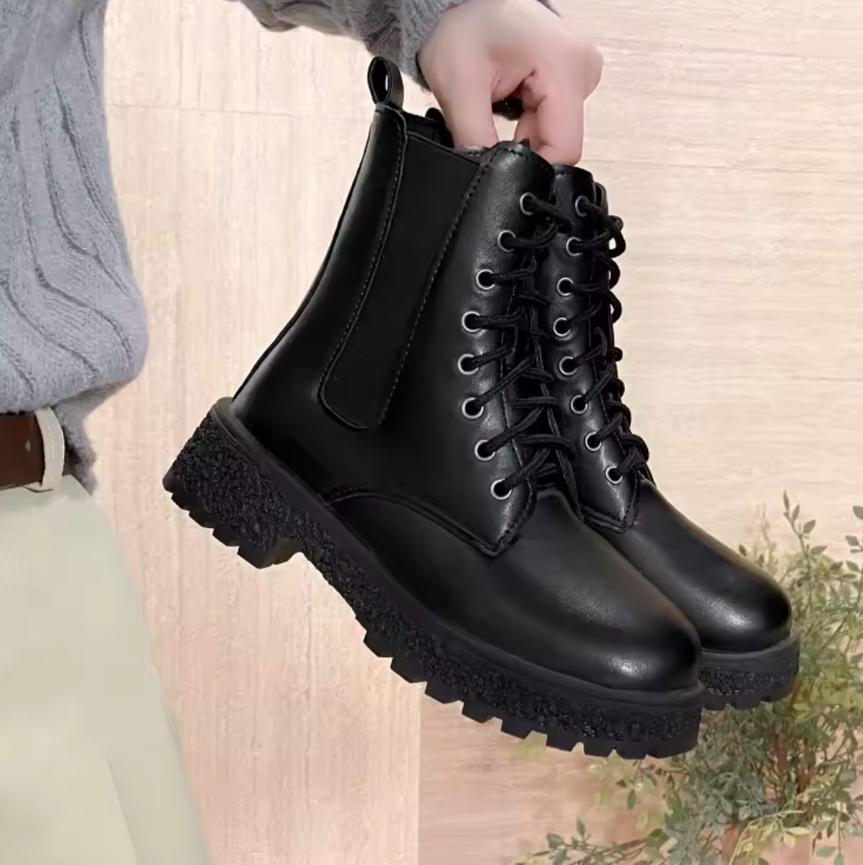 Damenstiefel aus Leder mit Absätzen